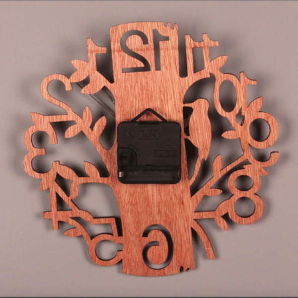Horloge en bois en forme d'arbre Capture décran 2022 02 13 à 16.46.52