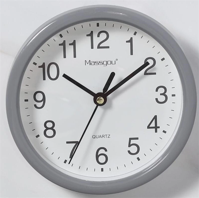 Horloge murale industrielle en plastique
