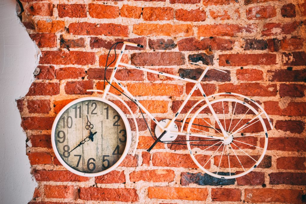 5 conseils indispensables pour bien choisir son horloge murale ? Uncategorized pexels stanislav kondratiev 2909099