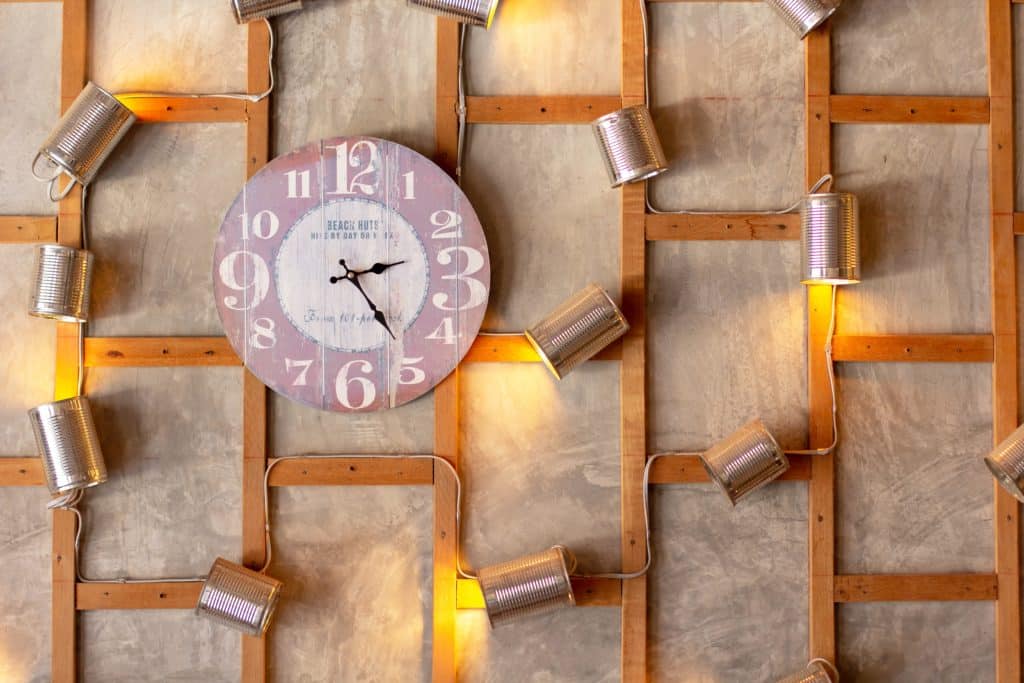 Horloge murale, où la placer pour la mettre en valeur tout en harmonisant sa déco : 8 astuces justes pour vous ! Uncategorized pexels amornthep srina 1164539