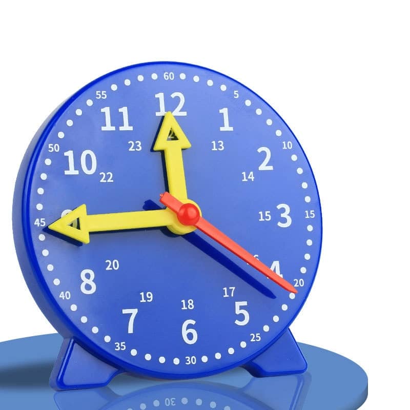 Horloge bleu pour enfant avec les aiguilles jaunes et rouges
