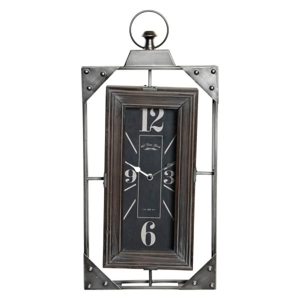 Horloge rectangulaire style industriel en métal présentée sur un fond blanc
