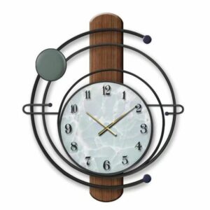 Horloge en bois design et originale en métal et bois