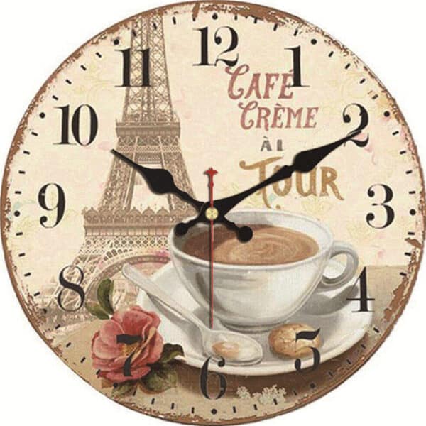 Horloge murale de cuisine café crème à la Tour Eiffel présentée sur fond blanc