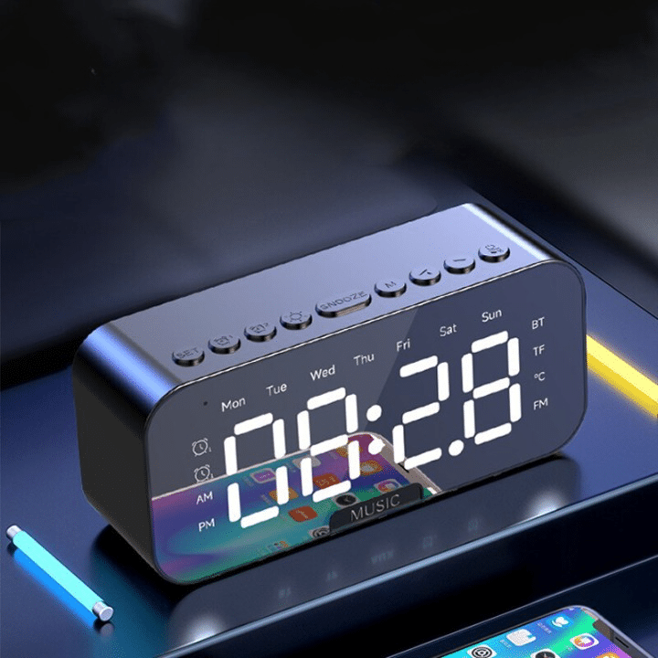 Horloge Réveil Numérique avec Haut Parleur Bluetooth sur fond noir