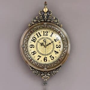 Horloge ancienne à quartz rétro