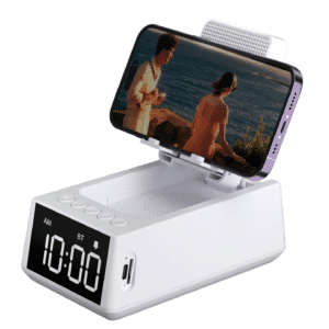 Horloge sur Pied avec Haut Parleur Bluetooth et Support Téléphone sur fond blanc