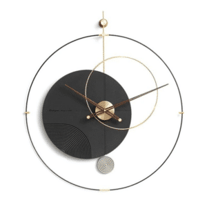 grande horloge murale en metal design et luxueuse noire sur fond blanc