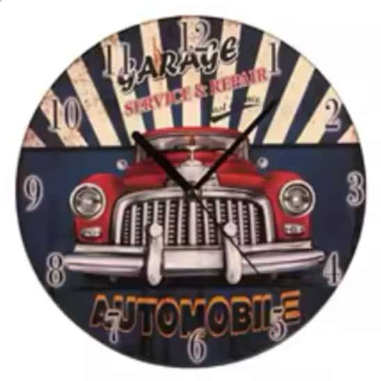 horloge murale style garage rétro avec voiture rouge - parfaite pour une décoration industrielle ou atelier vintage, sur fond blanc