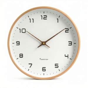 Horloge Murale Nordique en Bois Massif 1